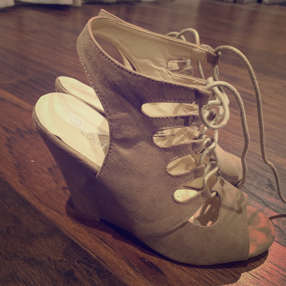 Laced up beige open toe sandals